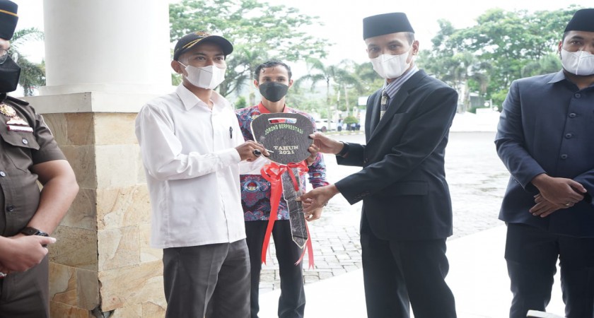 Untuk meningkatkan kinerja jorong, Pemkab Hibahkan 39 Kendaraan Roda 2 ke Pemerintahan Nagari.