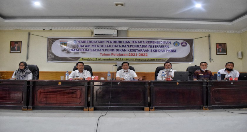 "Peningkatan Mutu Tenaga Kependidikan dalam mengolah data dan pengadministrasian data pada satuan pendidikan kesetaraan SKB dan PKBM TP. 2021/2022".